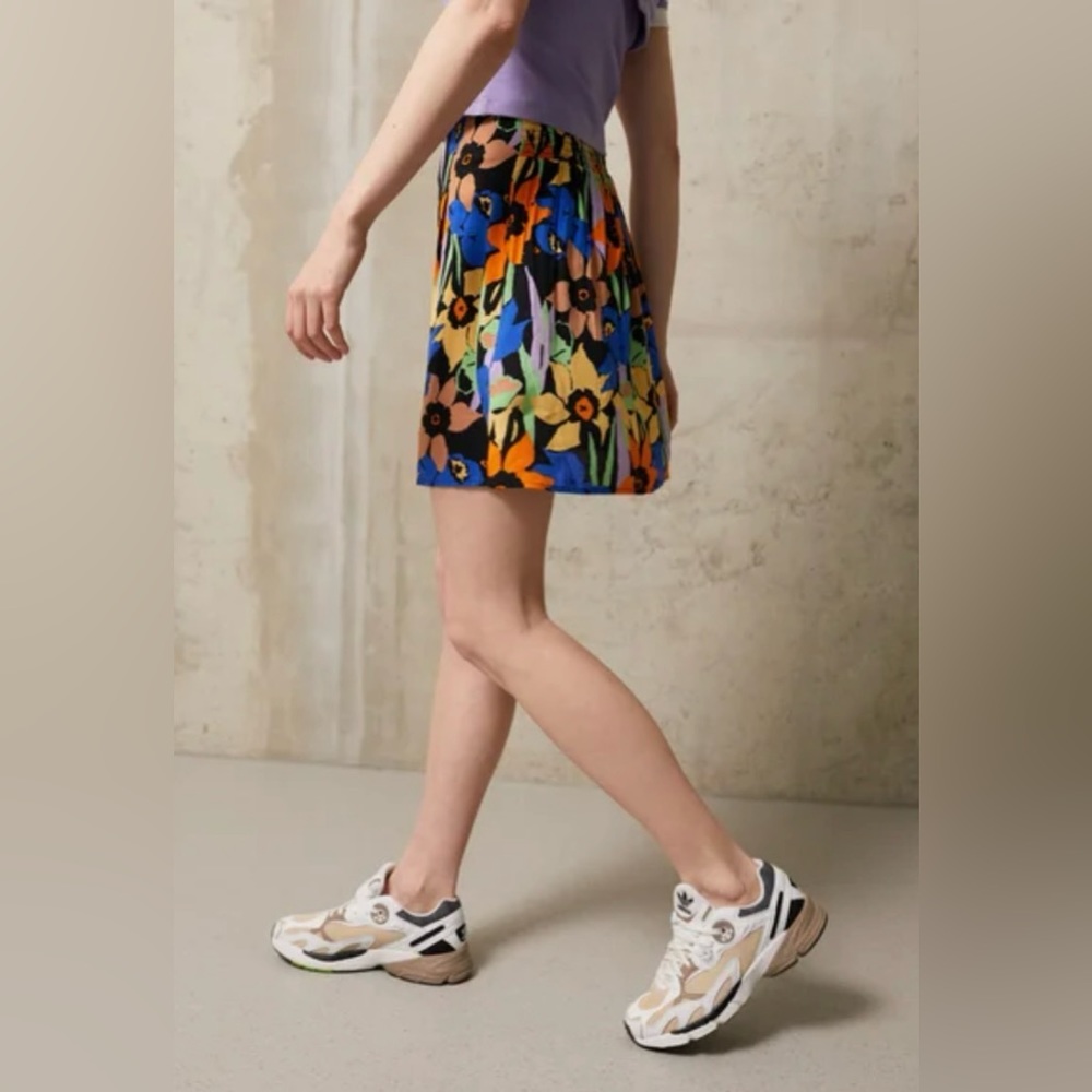 Roxy Golden Poppy Skirt in Anthracite Flower / size S